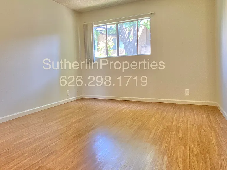 1425 E Orange Grove — Photo 19