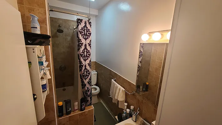 Rented by Aryeh Realty | media 16