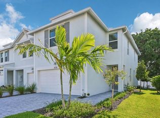 636 Salisbury Cir, Fort Pierce, FL 34982