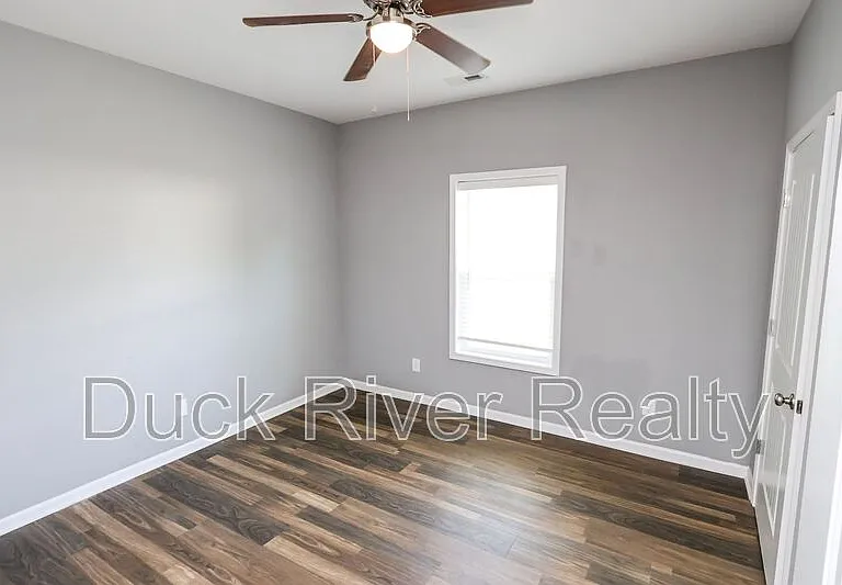 130 Westover Dr — Photo 5