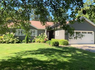 29 Country Club Ln, Arcola, IL 61910