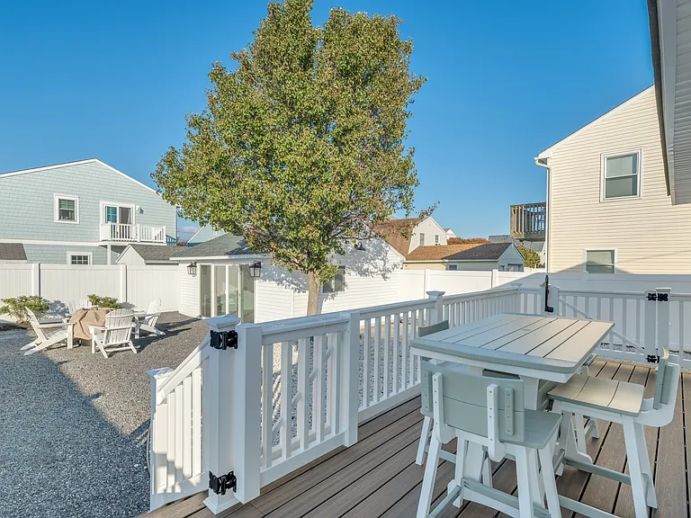 216 Sunray Beach Rd — Photo 12
