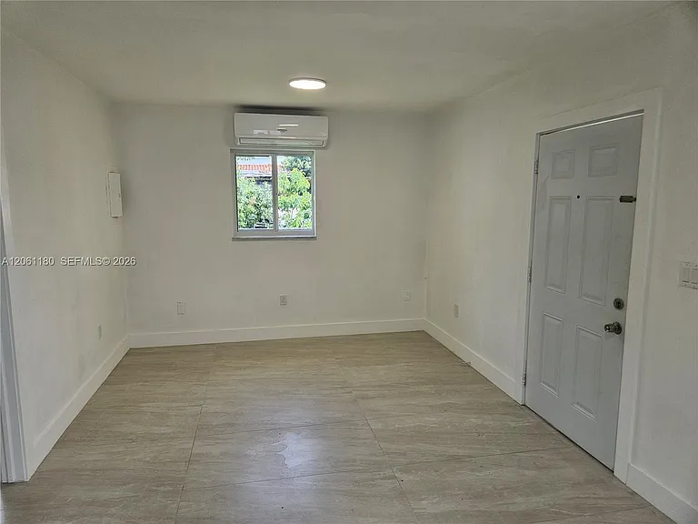 9415 SW 38th St #B — Photo 5