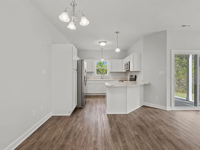2035 Folkstone Woods Ln — Photo 7