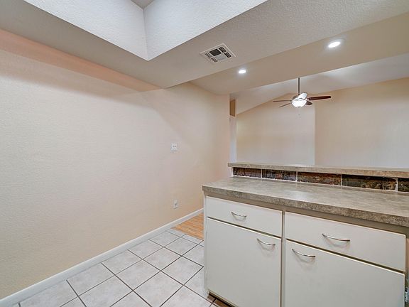 5th image of 1402 S Jentilly Ln Unit 206