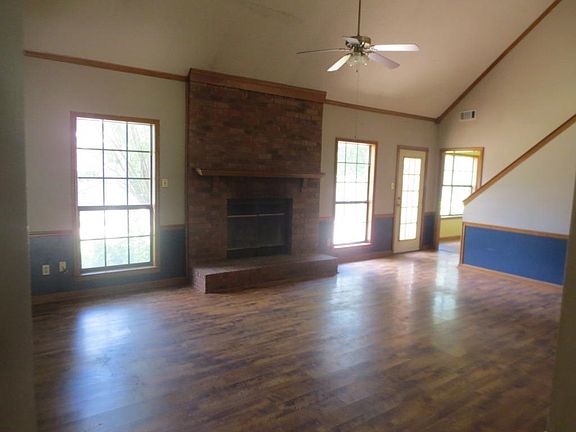 4th image of 1560 Fox Trace Dr