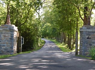 215 Bradley Ln, Lexington, KY 40511