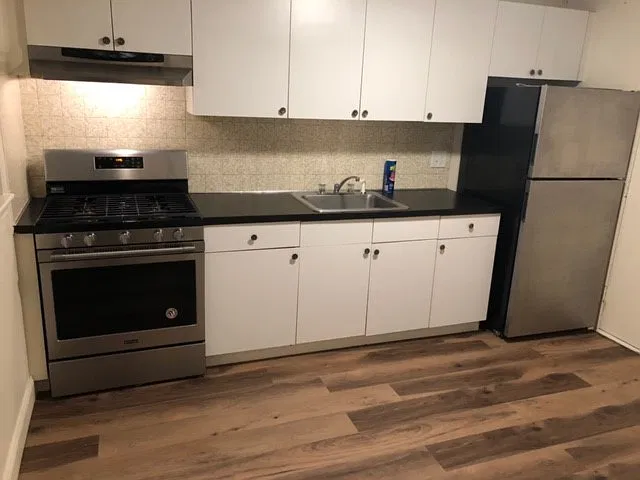 Pelham Street Apartments — Photo 17