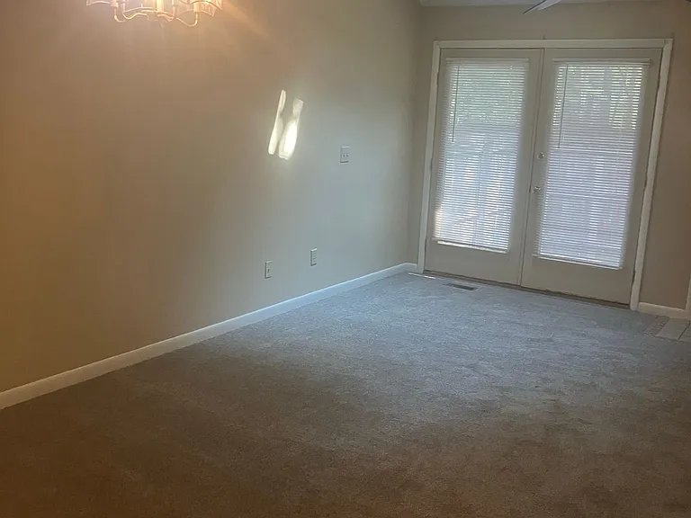 1218 Huntsman Ct — Photo 5