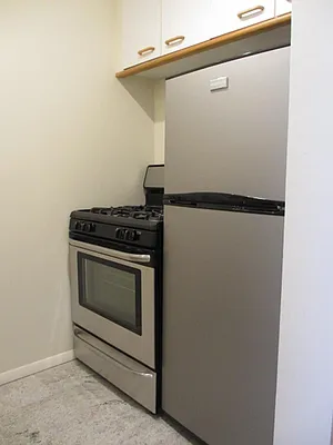 Sold by Starts New York Realty LLC | media 3