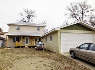 910 1st Ave SW, Minot, ND 58701