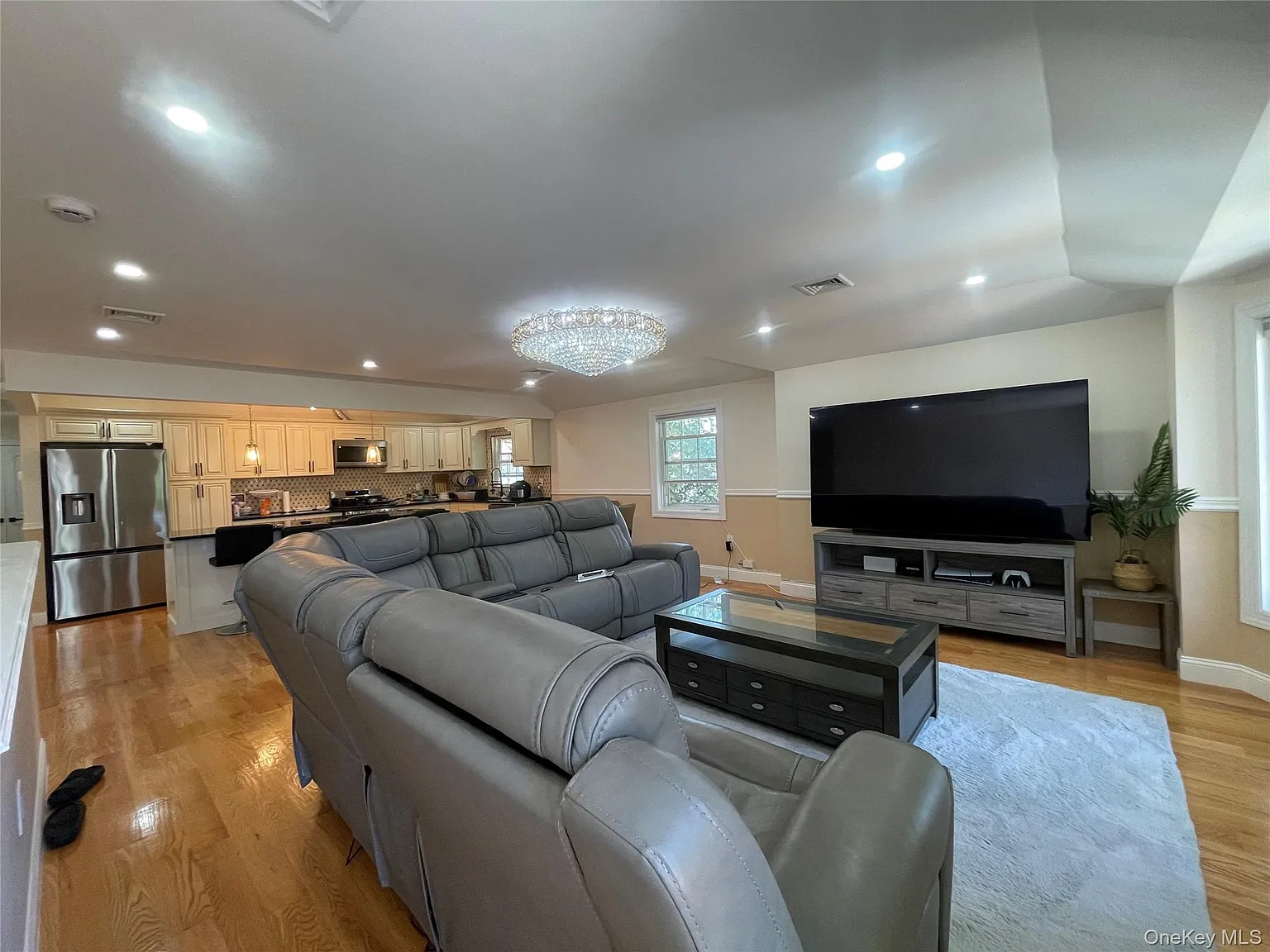 5 bed, 3.0 bath, 1798 sqft, $5,500 — Photo 3