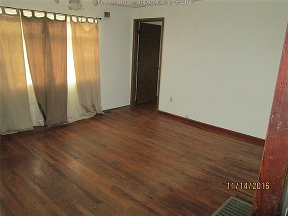 3rd image of 206 Big Sandy Ave