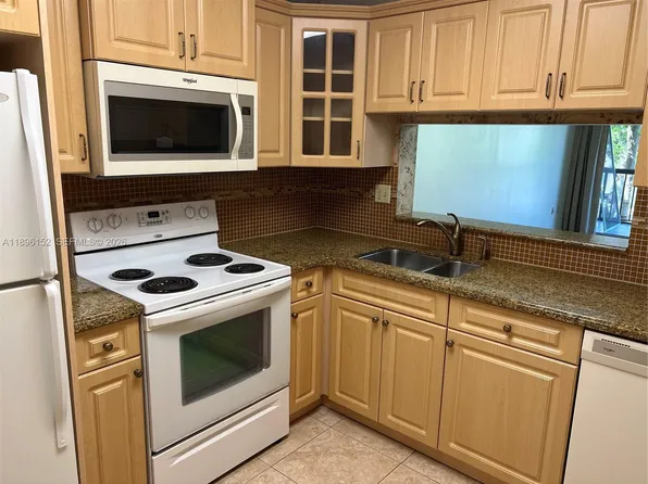 10855 SW 112th Ave APT 215, Miami, FL 33176