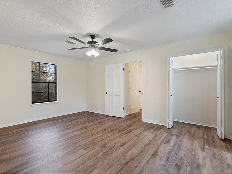 10 Woodbridge Dr — Photo 8