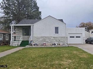 1835 P St, Gering, NE 69341