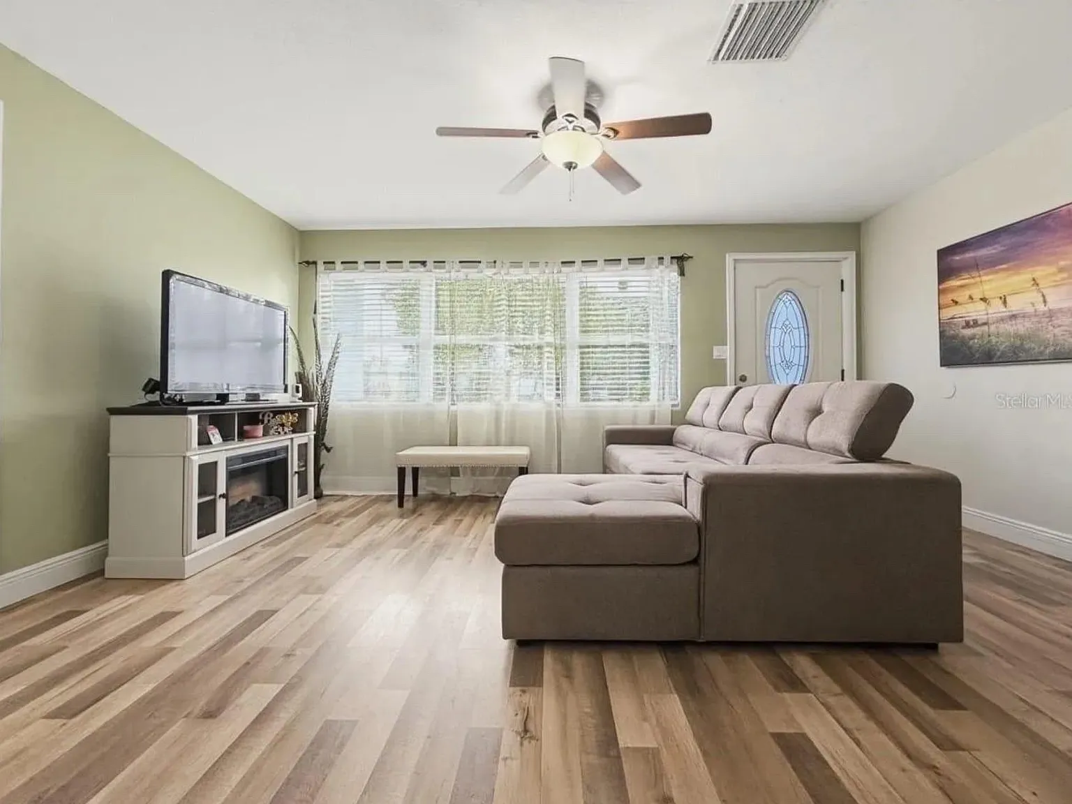3 bed, 1651 sqft, $2,400 — Photo 2