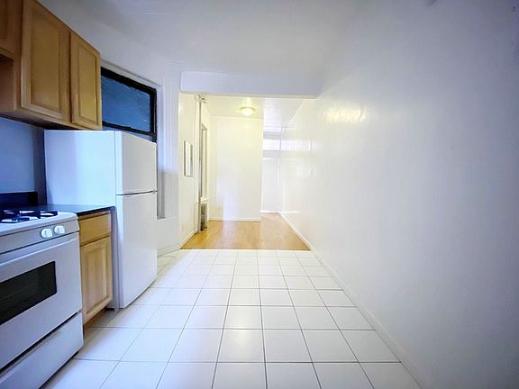 4th image of 54 Henry St APT 12