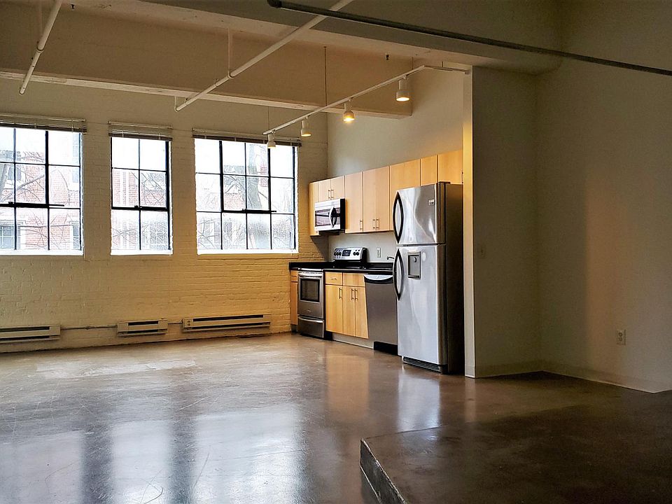 1st image of 418 S 13th St #204