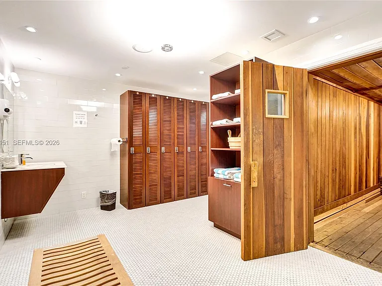 19667 Turnberry Way #9B — Photo 75