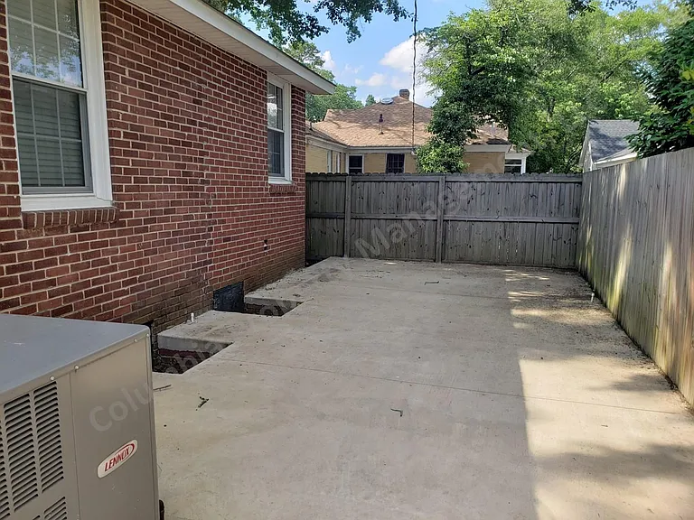420 Bonham Rd — Photo 17