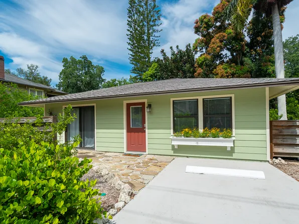2475 Alameda Ave #B, Sarasota, FL 34234