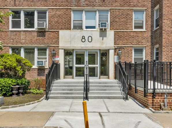 80 Knolls Crescent 8L image 1 of 23