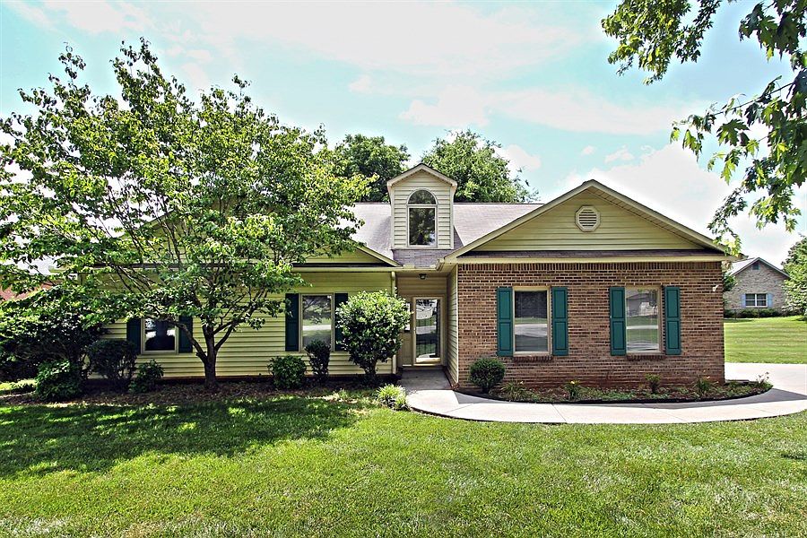 1st image of 320 Saligugi Ln