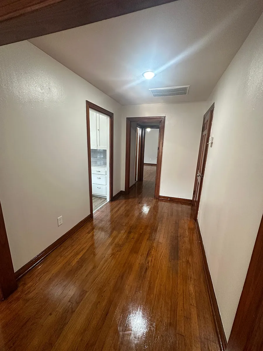 Building Photo - 215 Kerby St #217