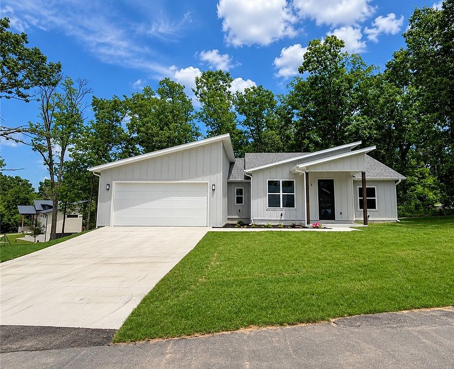 1st image of 2 Davington Ln