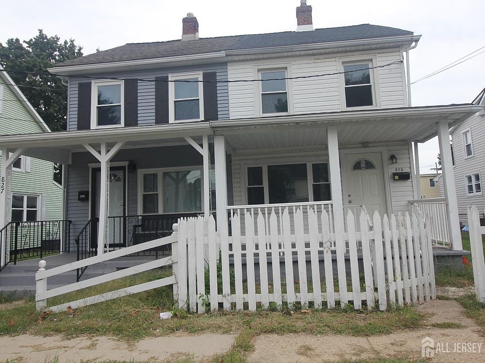 1st image of 825 W 2nd St