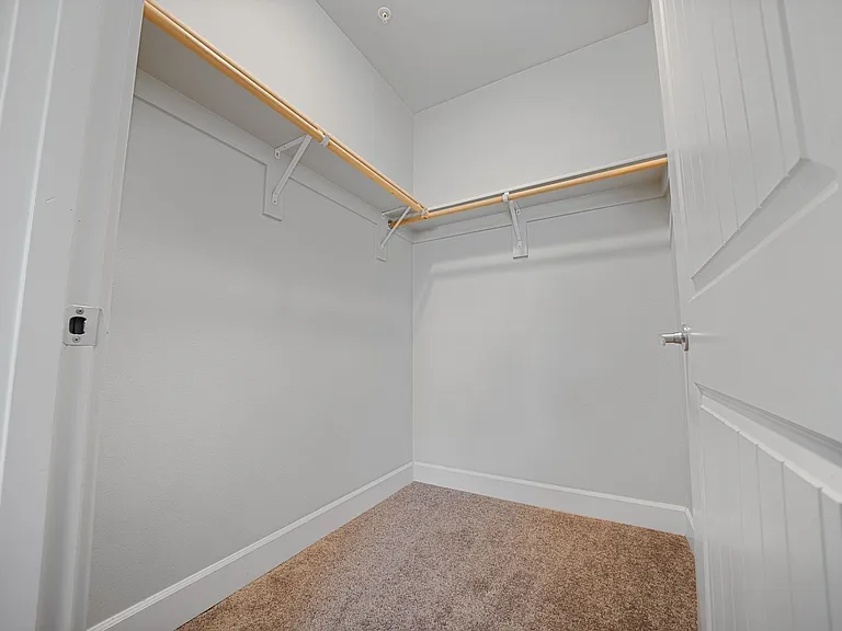 Webster Ridge Apartments — Photo 24