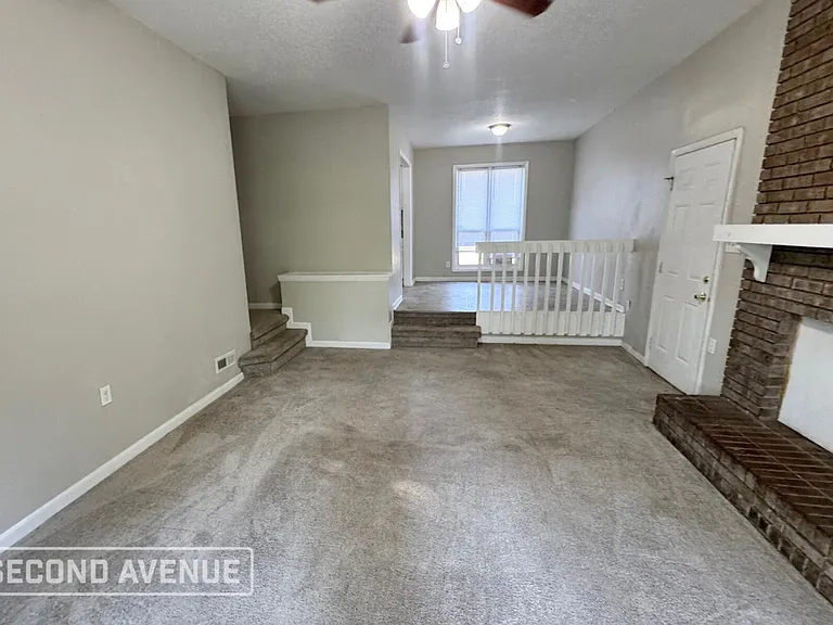 321 Nugget Ct — Photo 2