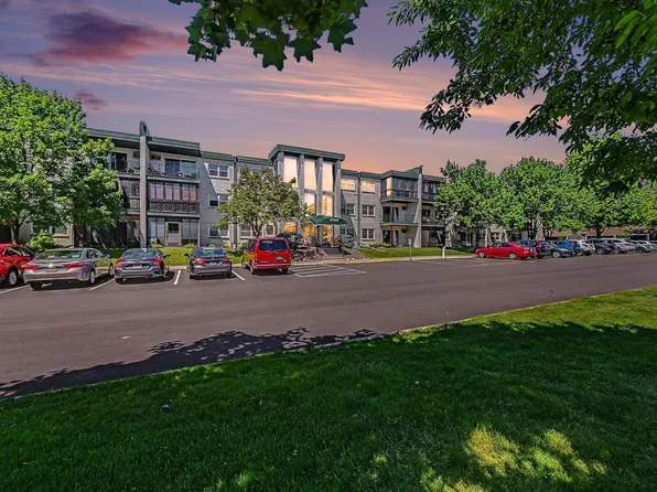 2720 Dale St N #C313, Roseville, MN 55113