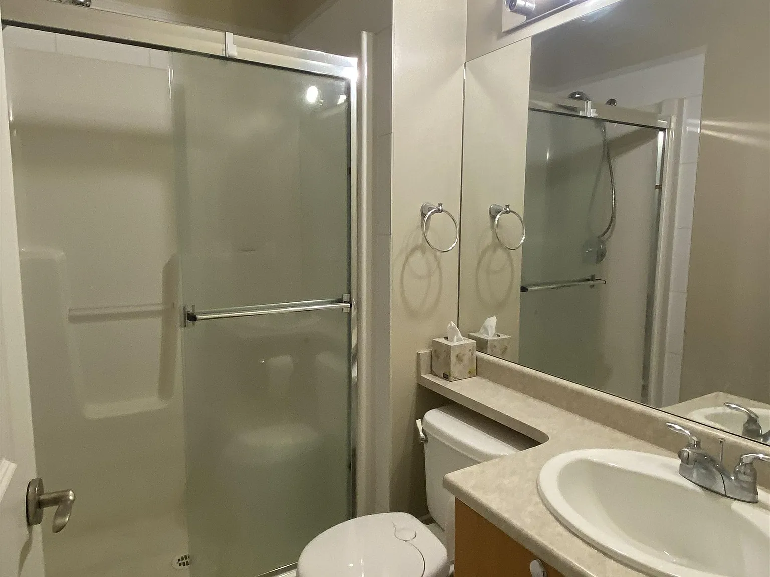 2 bed, 840 sqft, $3,000 — Photo 4