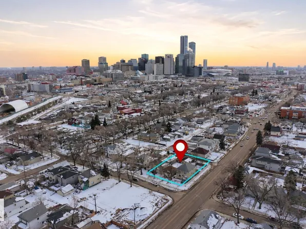 10734 93rd St NW, Edmonton, AB T5H 1Y3