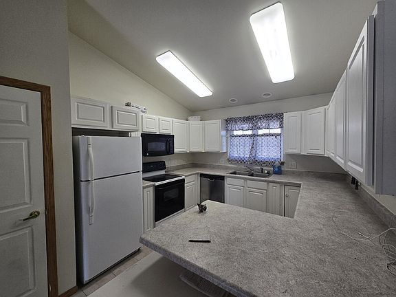 4th image of 442 4th Ave