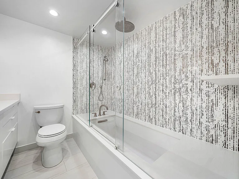 330 SE 20th Ave #408 — Photo 19