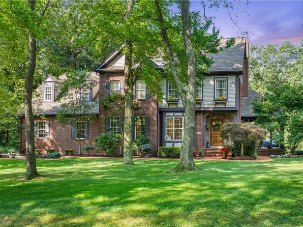 150 Gristmill Ln, Zelienople, PA 16063