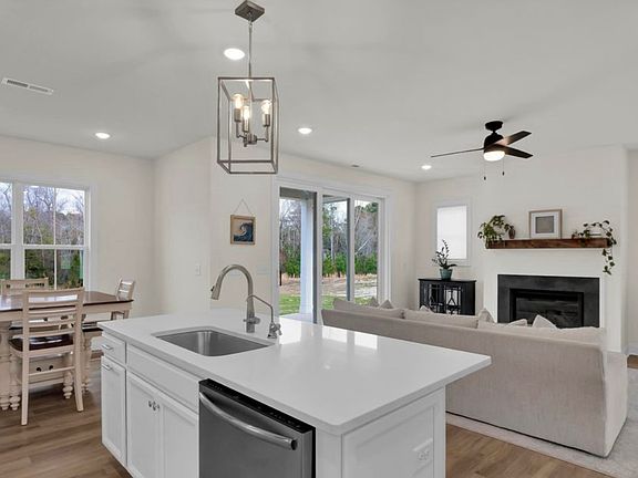 3rd image of 89 Tanglewood Ct