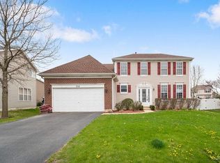 230 Exeter Ln, Sugar Grove, IL 60554