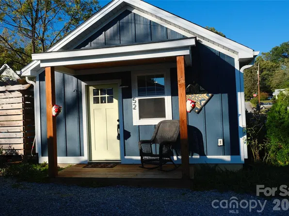 52 N Ln, Brevard, NC 28712