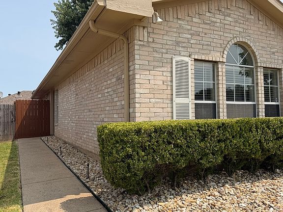 2nd image of 10239 Blackjack Oaks Dr