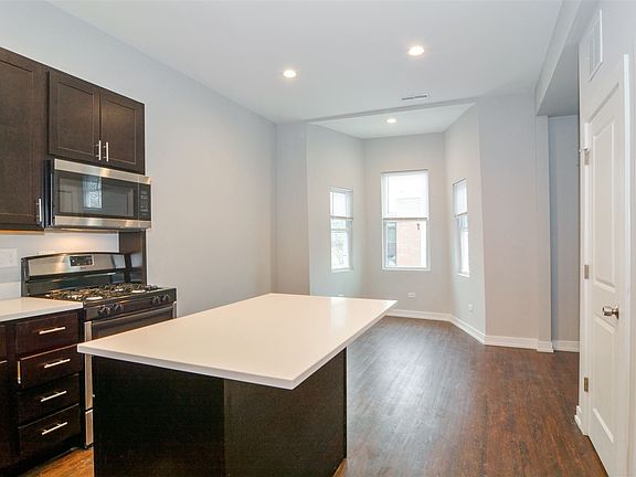 04_1922NRockwell_608_91_KitchenLivingRoom_HiRes
