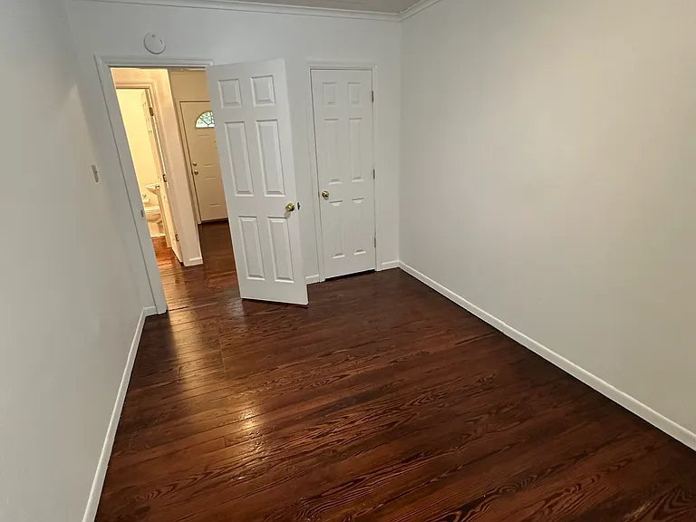 212 Eisenhower Dr — Photo 8