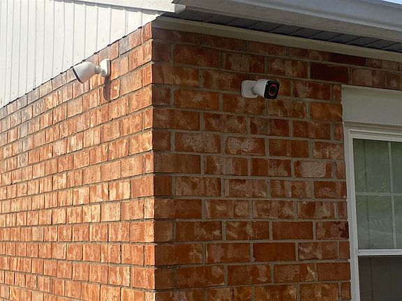 5th image of 2127 W Surrey Dr