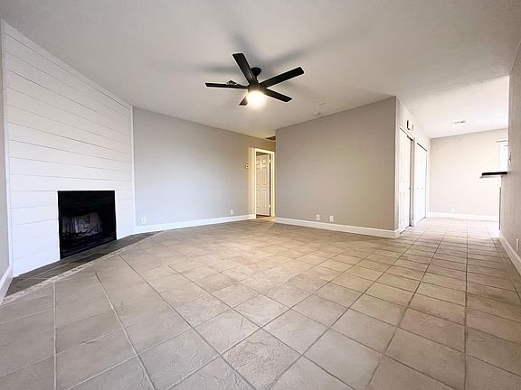 5th image of 421 W Yukon Dr Unit 5