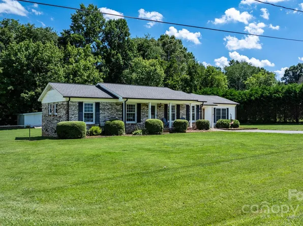 50 Isenhour Park Rd, Taylorsville, NC 28681