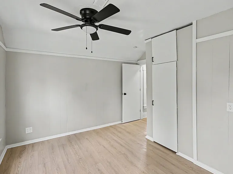 1756 Bruck St — Photo 7