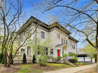 1046 Ridge Ave, Evanston, IL 60202